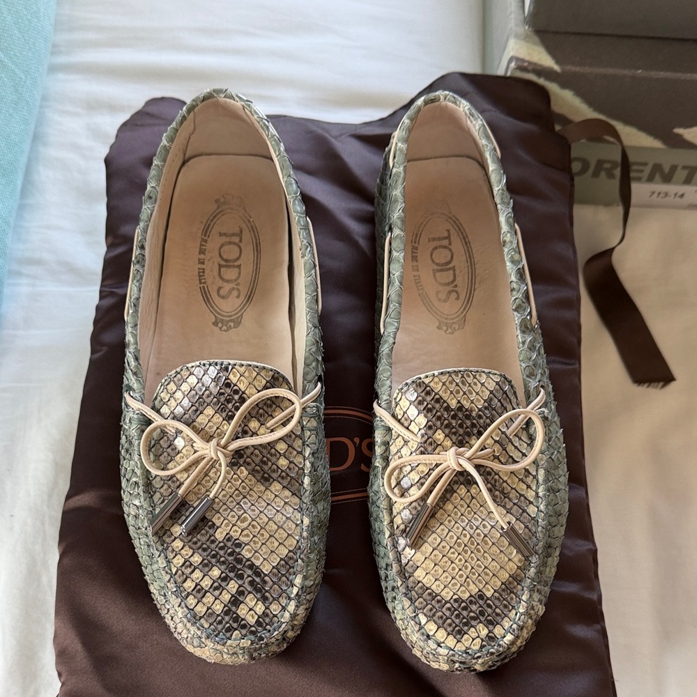 Tod's Women's Snakeskin Loafers - Olive and Beige